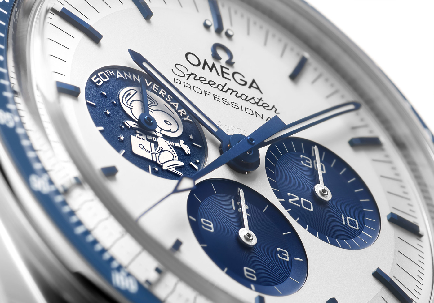 Hands-on Omega Speedmaster Silver Snoopy Award 50th Anniversary - Watch I  Love