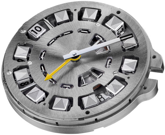 Tambour Spin Time automatic GMT in white gold, 44 mm - 