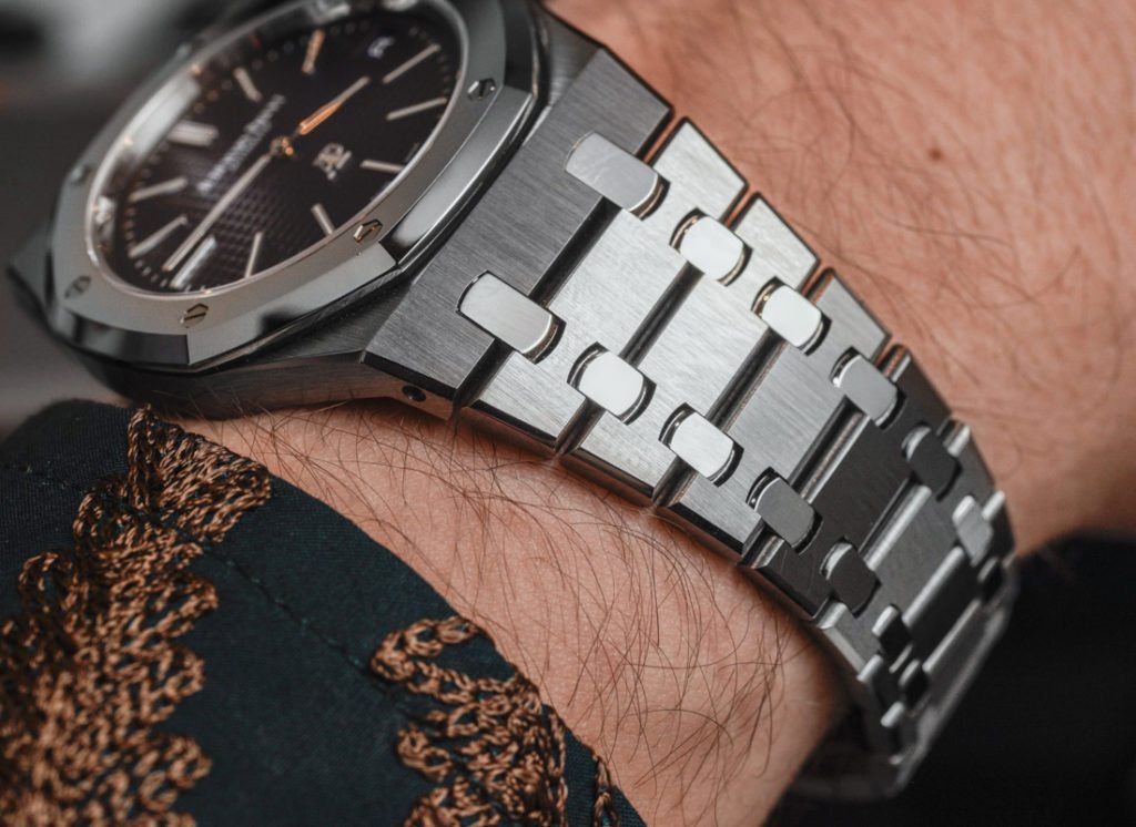 Vacheron Constantin Overseas Vs. Audemars Piguet Royal Oak: Which ...