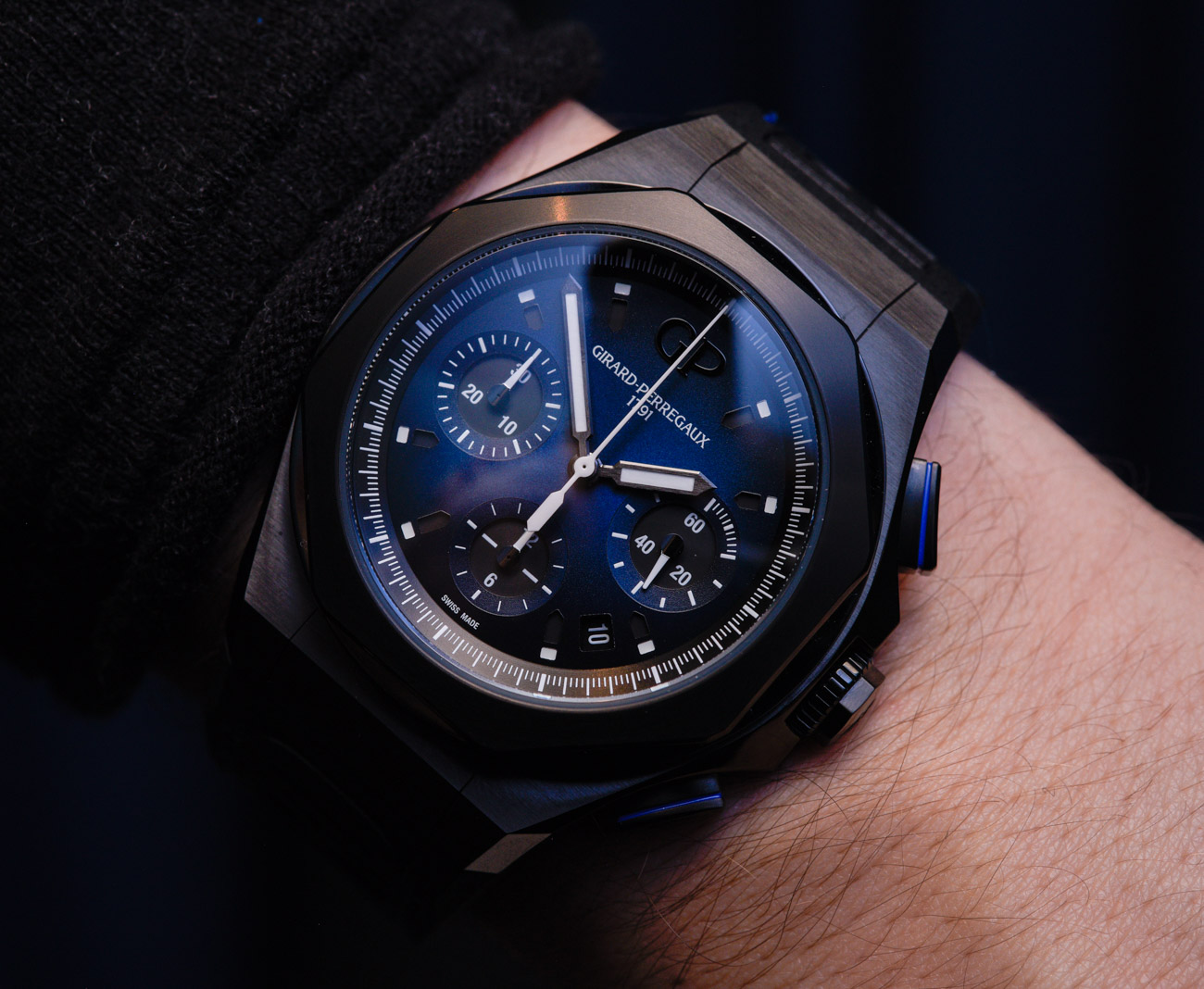 Girard-Perregaux Laureato Absolute Chronograph Watch Hands-On ...