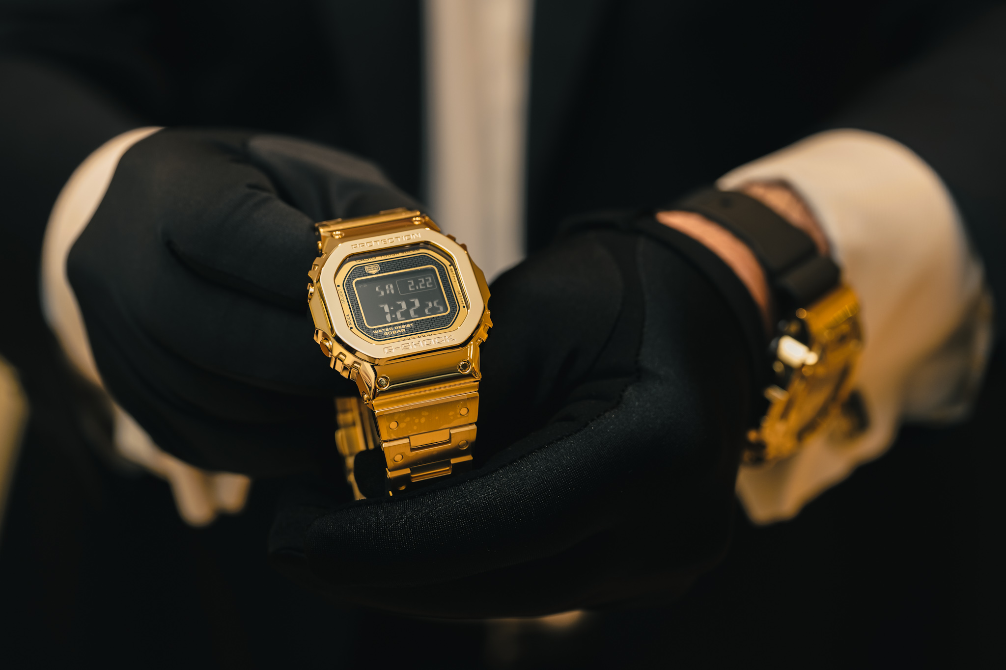 Moskee terwijl Pijl Unboxing the Solid Gold G-Shock G-D5000-9JR 'Dream Project' at Topper  Jewelers | aBlogtoWatch