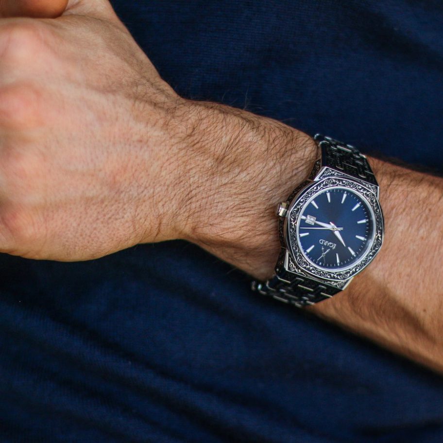 Égard Bermuda Engraved Watches – The Perfect Family Heirloom | aBlogtoWatch