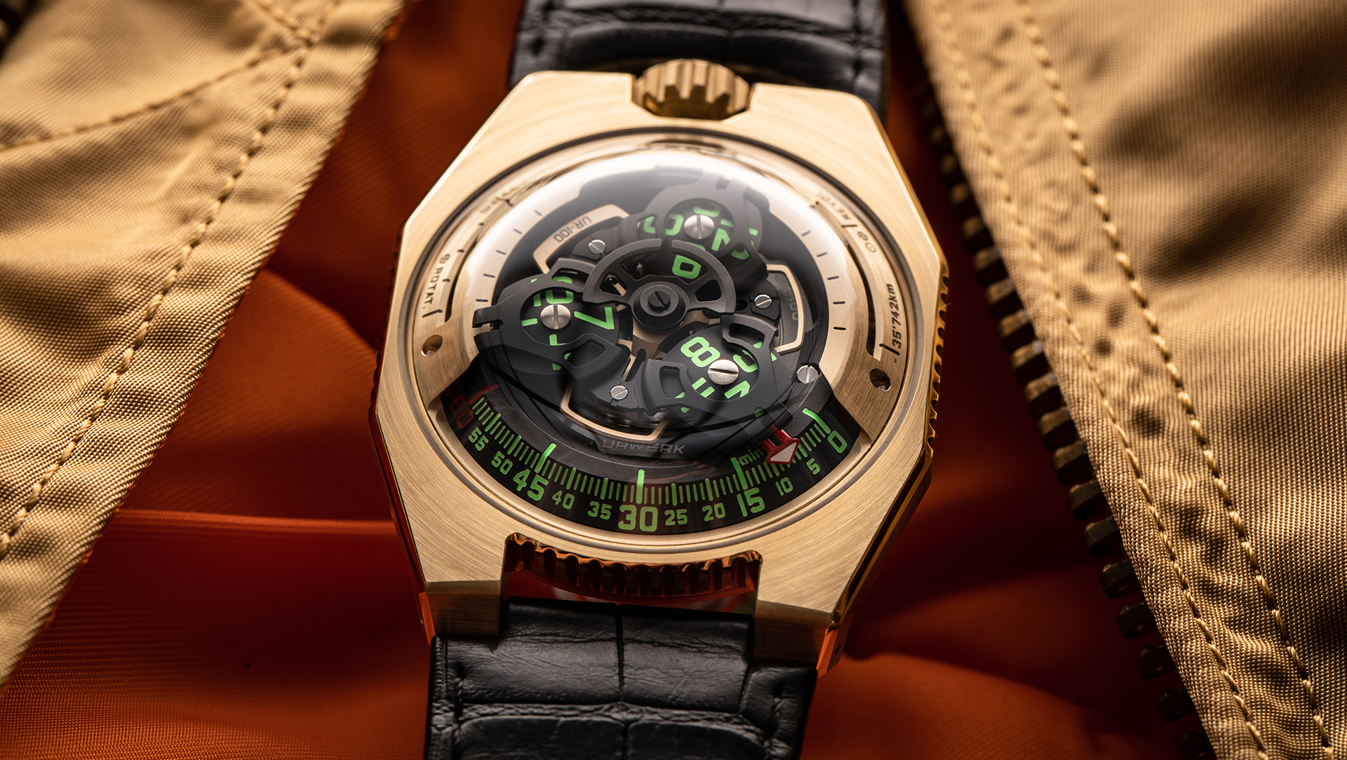 Urwerk UR-1001 Titan  Watches for men, Mens jewelry, Pocket watch