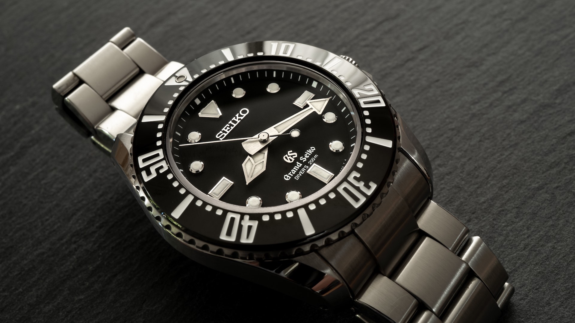 No Longer Made: Grand Seiko Quartz Diver SBGX115 & SBGX117 | aBlogtoWatch