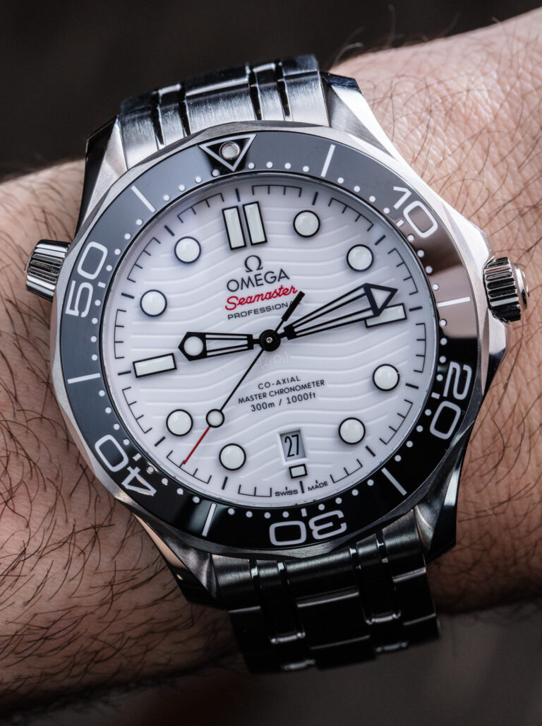 the-omega-seamaster-300m-perfects-the-white-dial-sports-watch