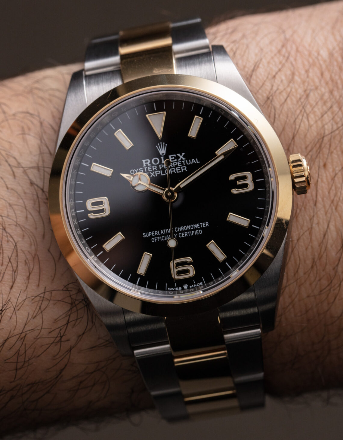 Hands-On With The New Rolex Explorer 36mm 124270 & 124273 Watches ...