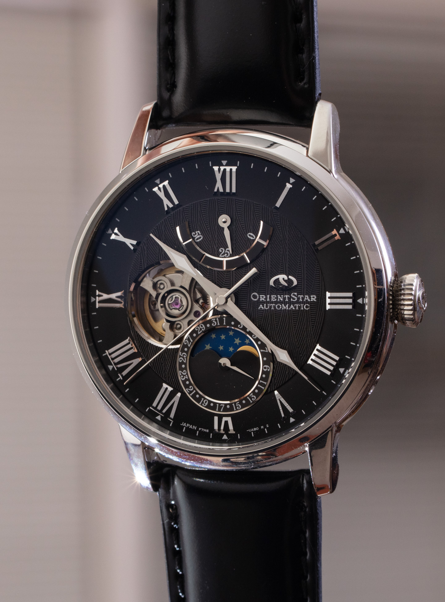 Orient Contemporary RA-AC0J03L10B Simple Roman Watch • EAN: 4942715026547 •  Mastersintime.com