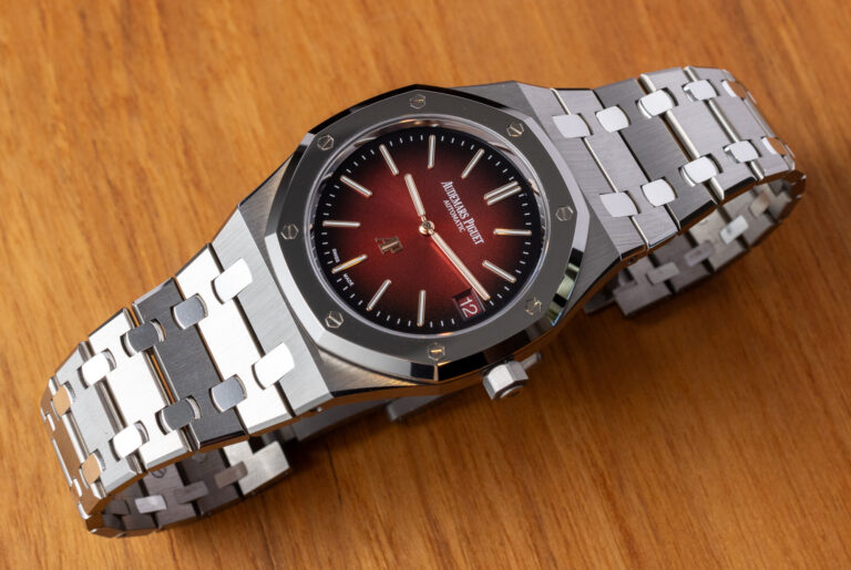 Marathon 46mm Arctic Edition Jumbo Day/Date Automatic (JDD) With Stainless  Steel Bracelet Watch - WatchBandit