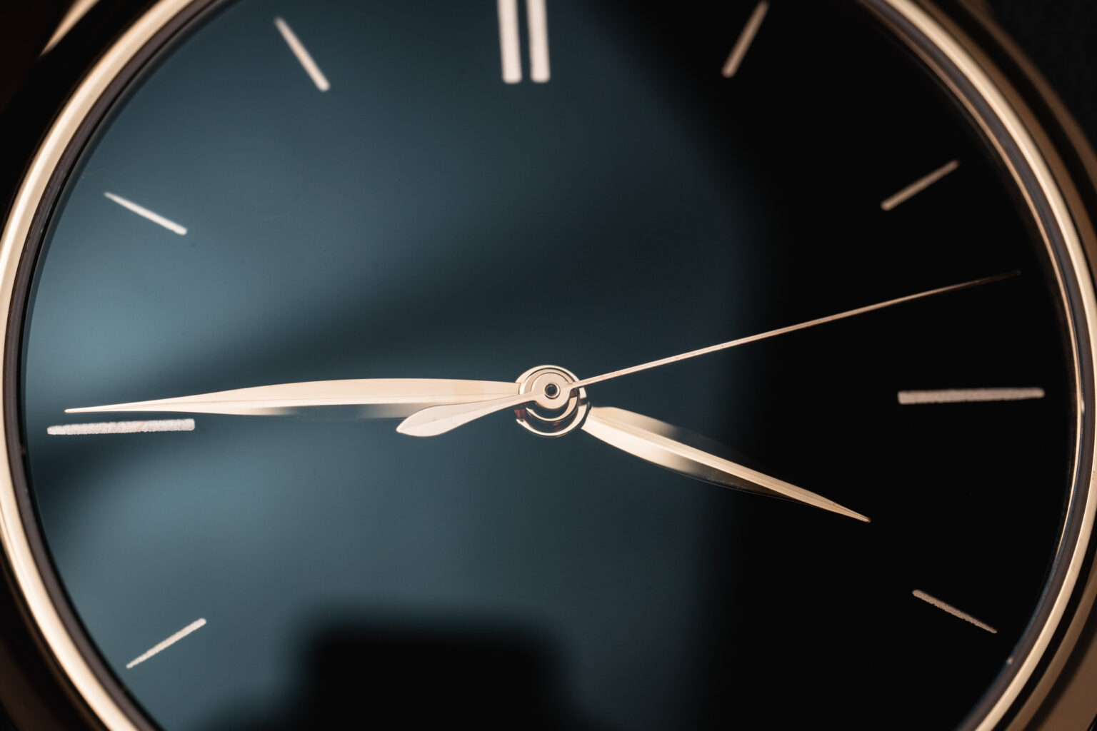 Watch Review: H. Moser & Cie. Endeavour Centre Seconds Vantablack, Your ...