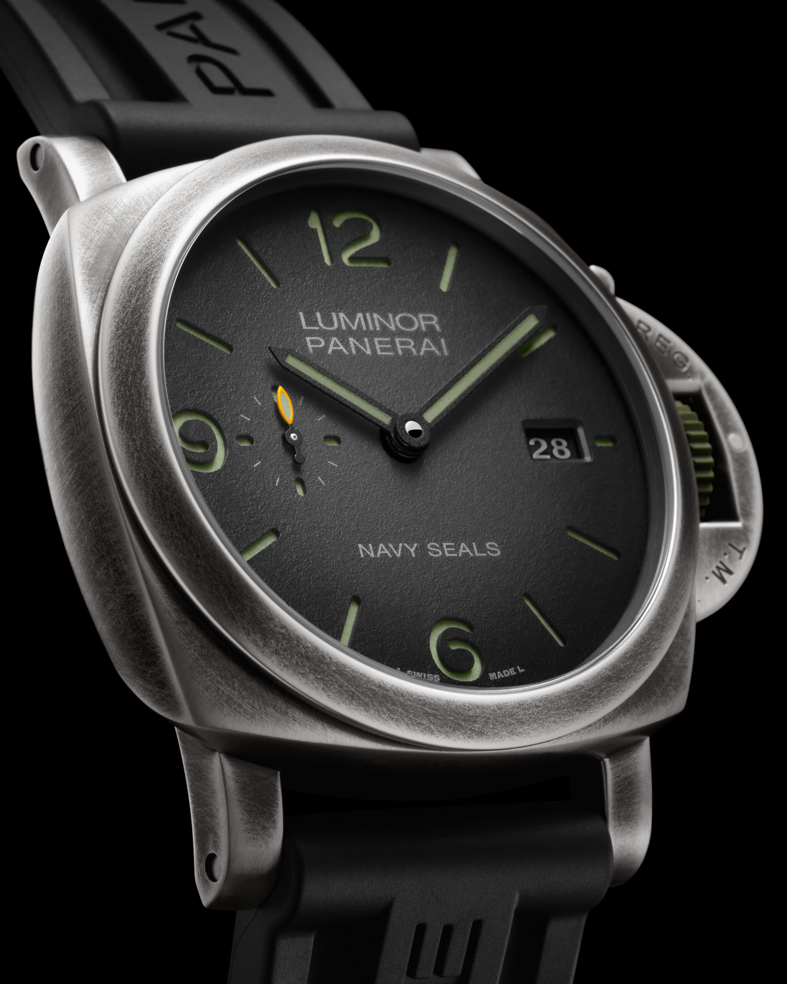 Learn the Characteristics of an Authentic Panerai Luminor Watch Before  Buying It - Luxehouze Blog